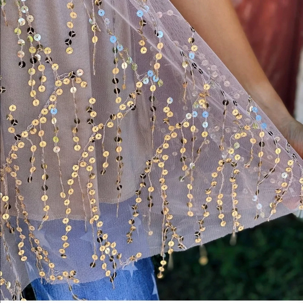 Girls Like You Sequin Top, Gold. - Picture 5 of 6